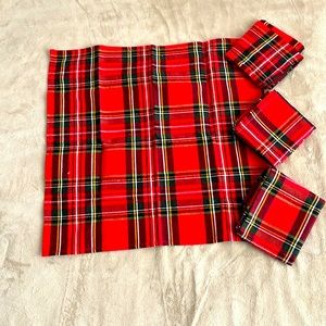 Home Christmas Fabric Napkins Bundle SZ 18” x 18”